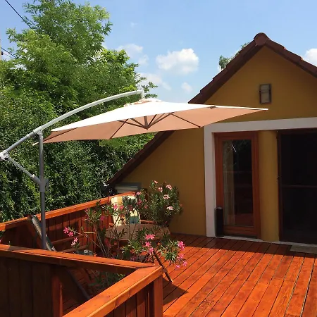Anonim Apartman Villany Exterior photo