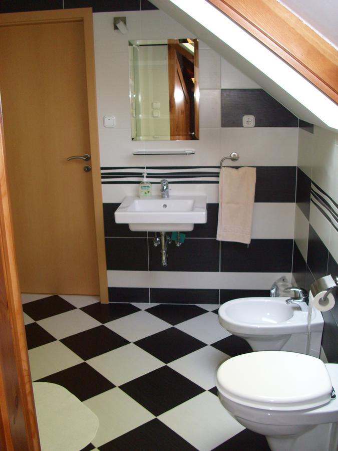 Apartment Anonim *